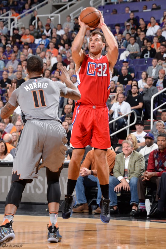 雄鹿盯上西 雄鹿盯上西