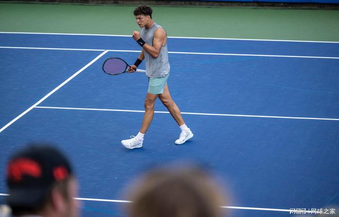 锋芒毕露到 锋芒毕露到