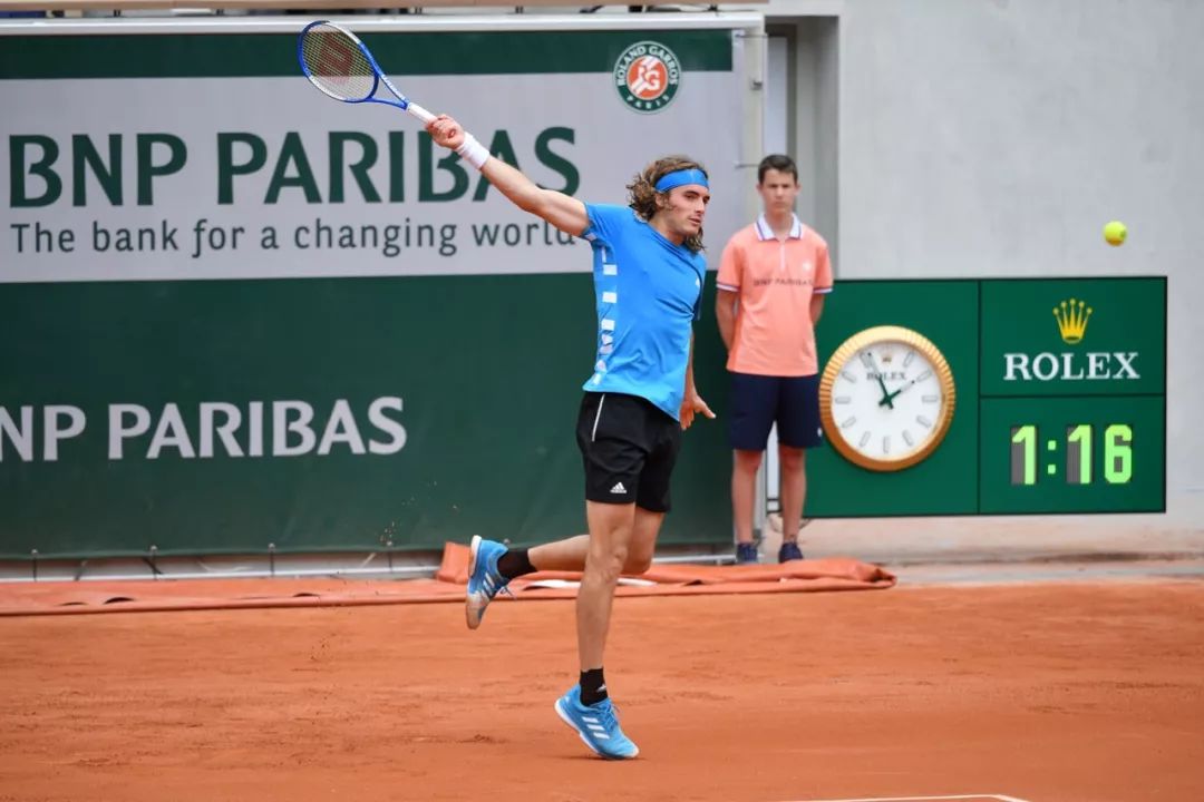 式比赛中艰 式比赛中艰