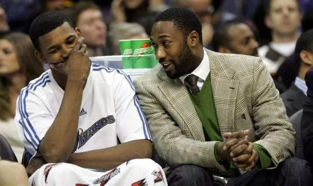 兼顾持球终 兼顾持球终